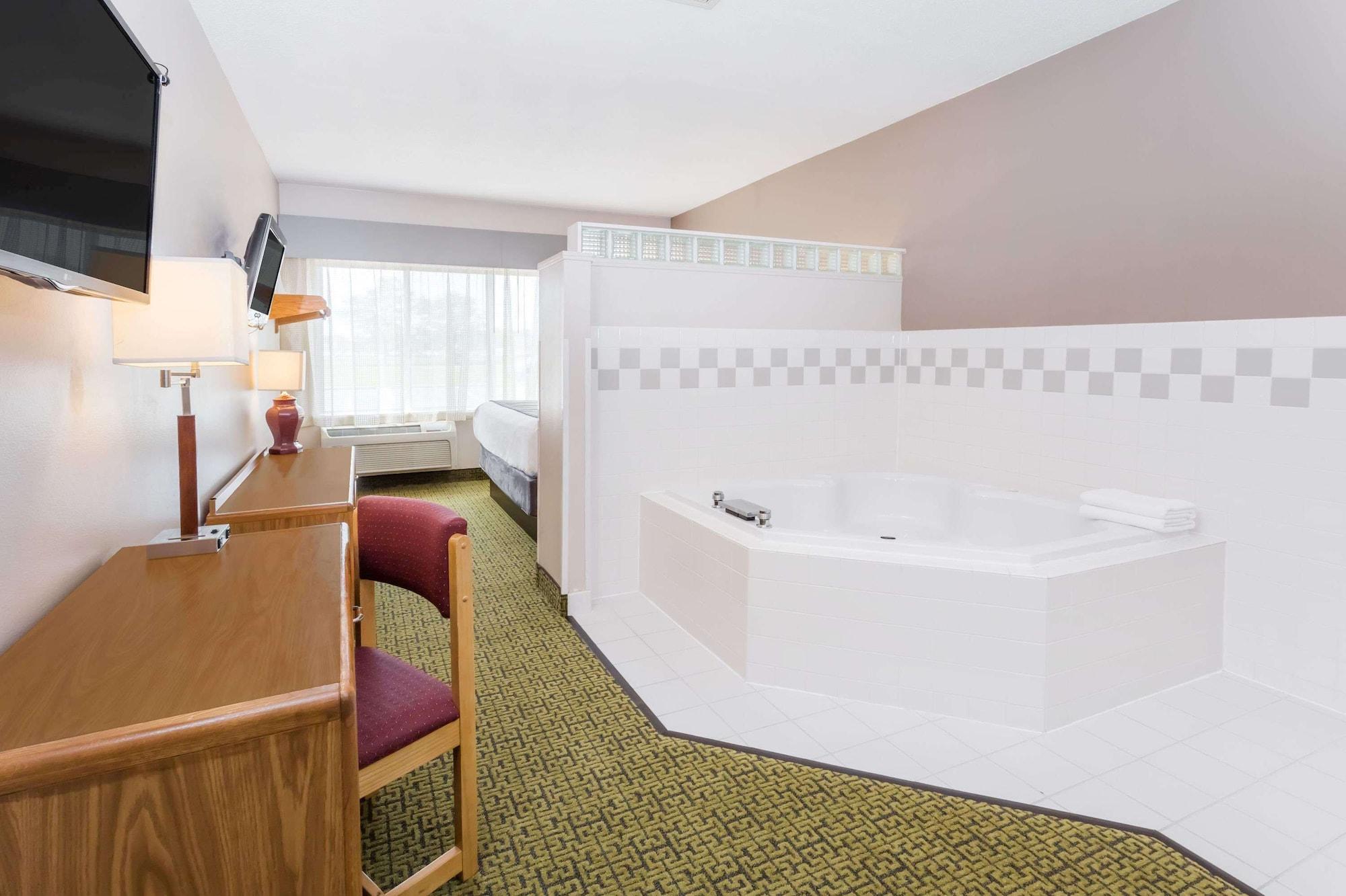 Days Inn & Suites By Wyndham Медісон Екстер'єр фото